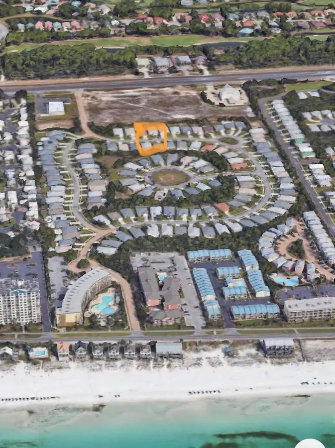 Luxurious Beach House, Private Heated Pool, Dedicated Office, Mins Walk To Beach & Shops Destin