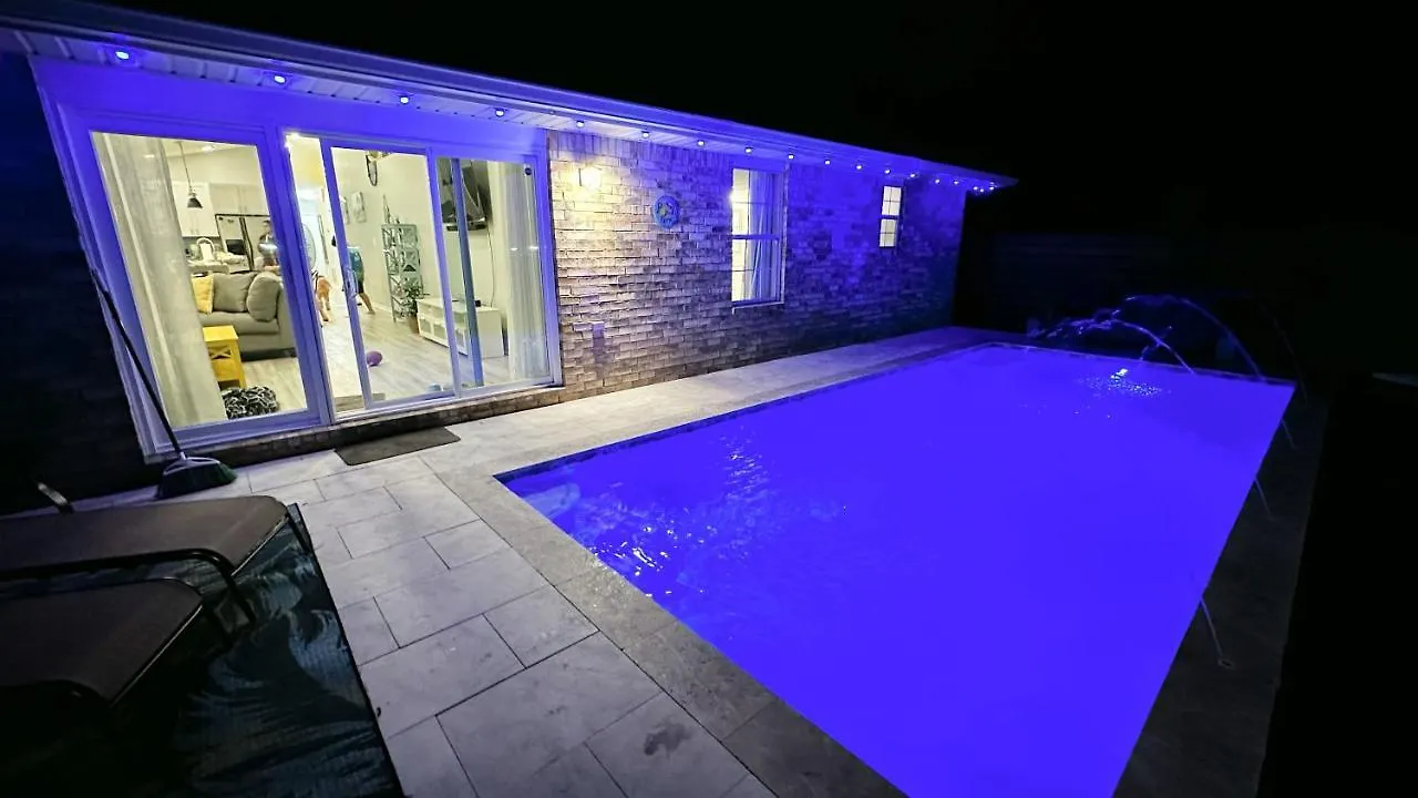 Holiday home Luxurious Beach House, Private Heated Pool, Dedicated Office, Mins Walk To Beach & Shops Destin