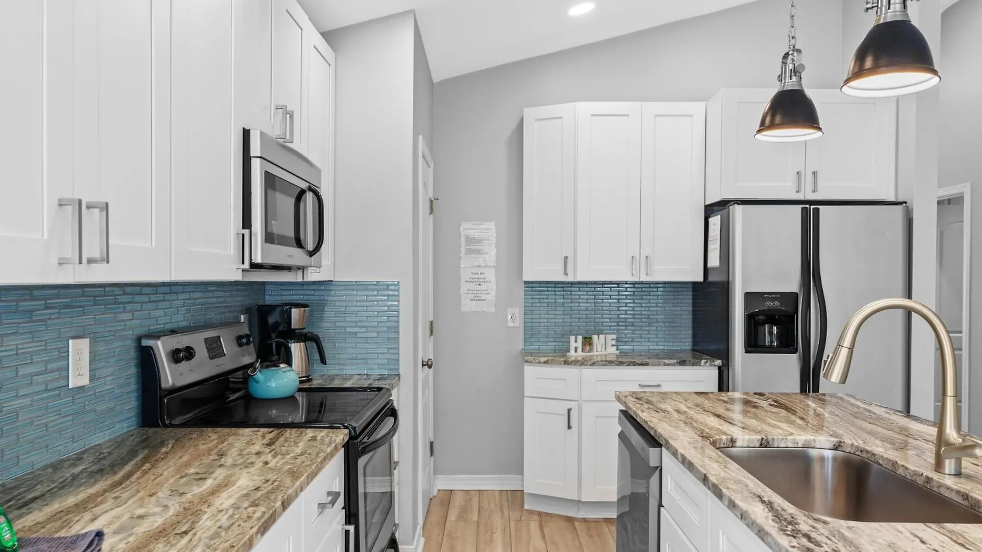 Holiday home Luxurious Beach House, Private Heated Pool, Dedicated Office, Mins Walk To Beach & Shops Destin United States