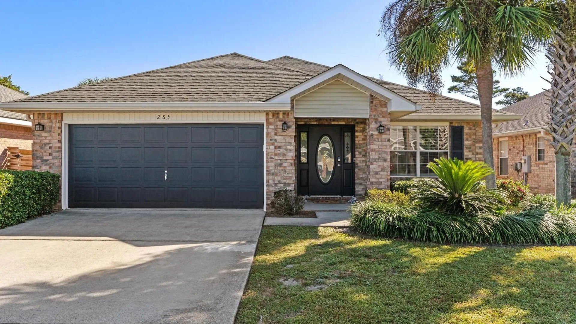 Holiday home Luxurious Beach House, Private Heated Pool, Dedicated Office, Mins Walk To Beach & Shops Destin United States