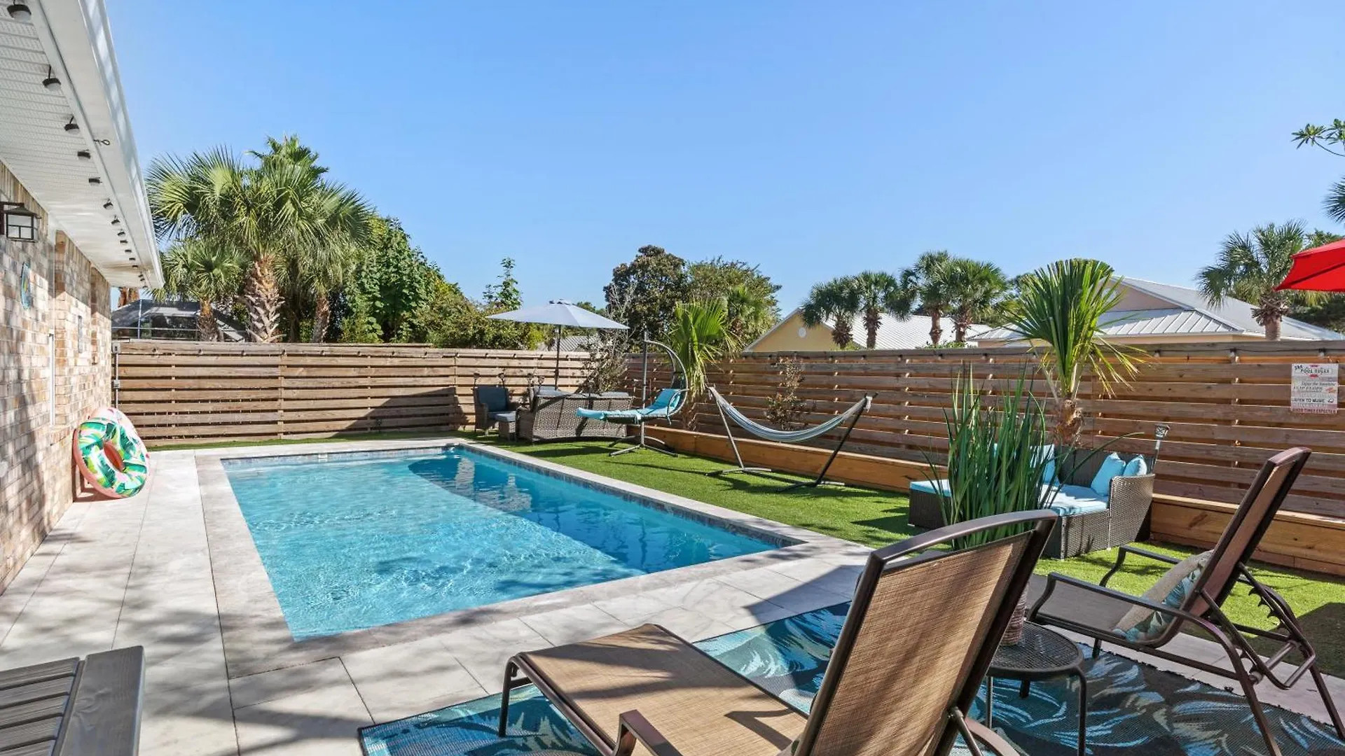 Holiday home Luxurious Beach House, Private Heated Pool, Dedicated Office, Mins Walk To Beach & Shops Destin