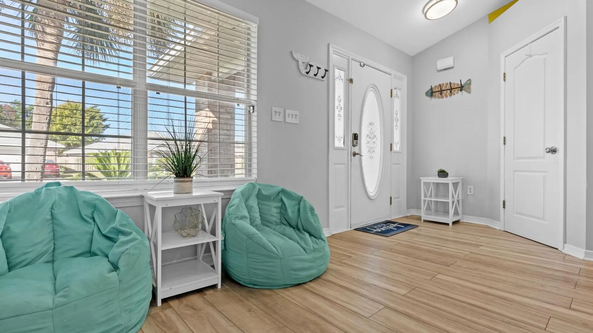 Luxurious Beach House, Private Heated Pool, Dedicated Office, Mins Walk To Beach & Shops Destin