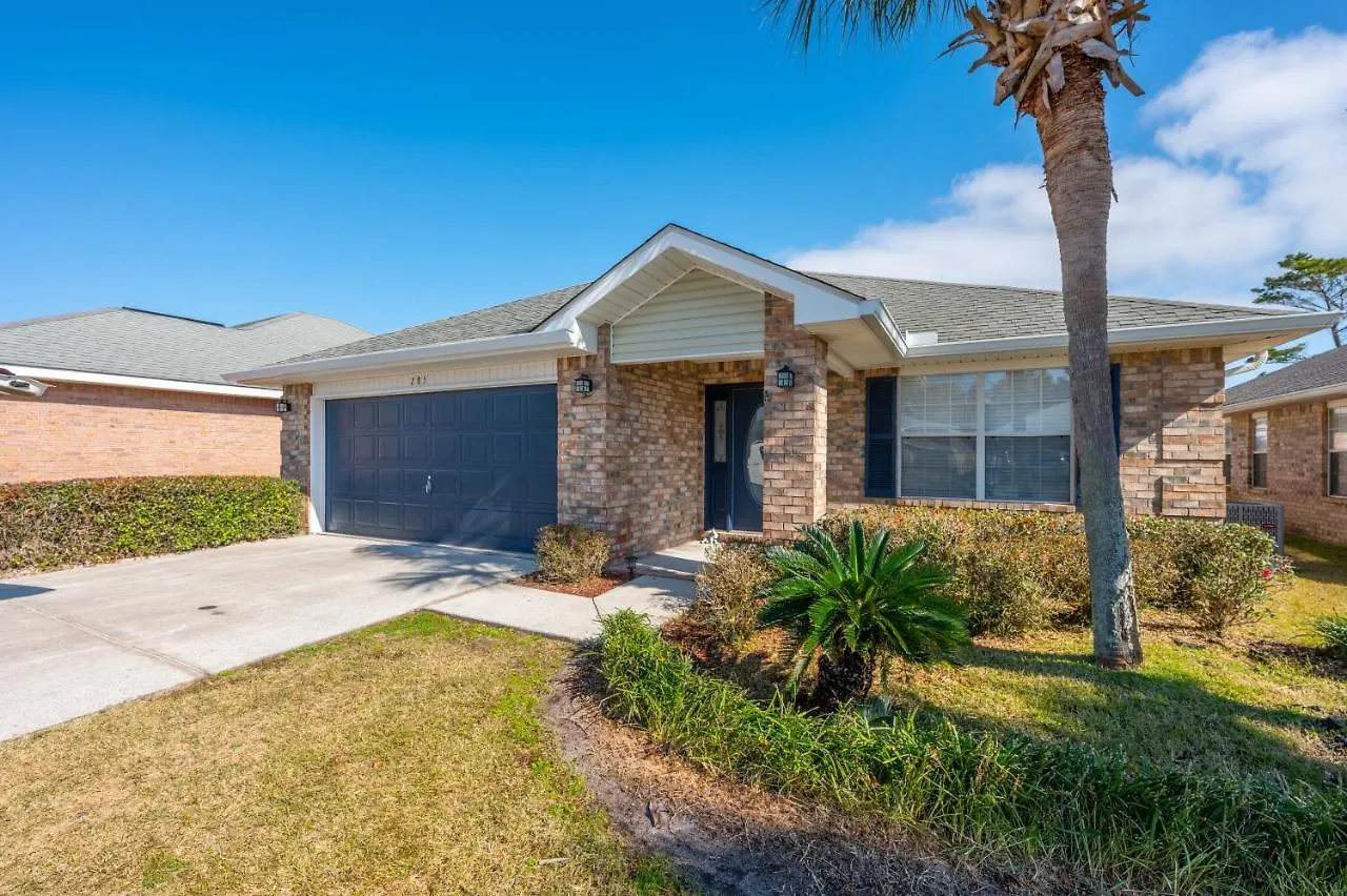 Luxurious Beach House, Private Heated Pool, Dedicated Office, Mins Walk To Beach & Shops Destin Holiday home